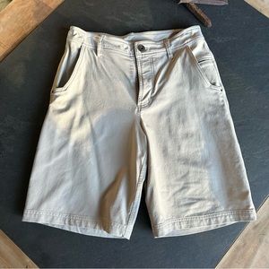 Lululemon Men’s Tan Shorts